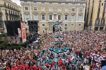 Castells or human towers in Sant Jaume Square – Workshop intangible heritage